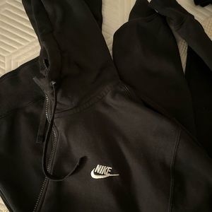 NIKE BLACK ZIPUP SWEATSHIRT